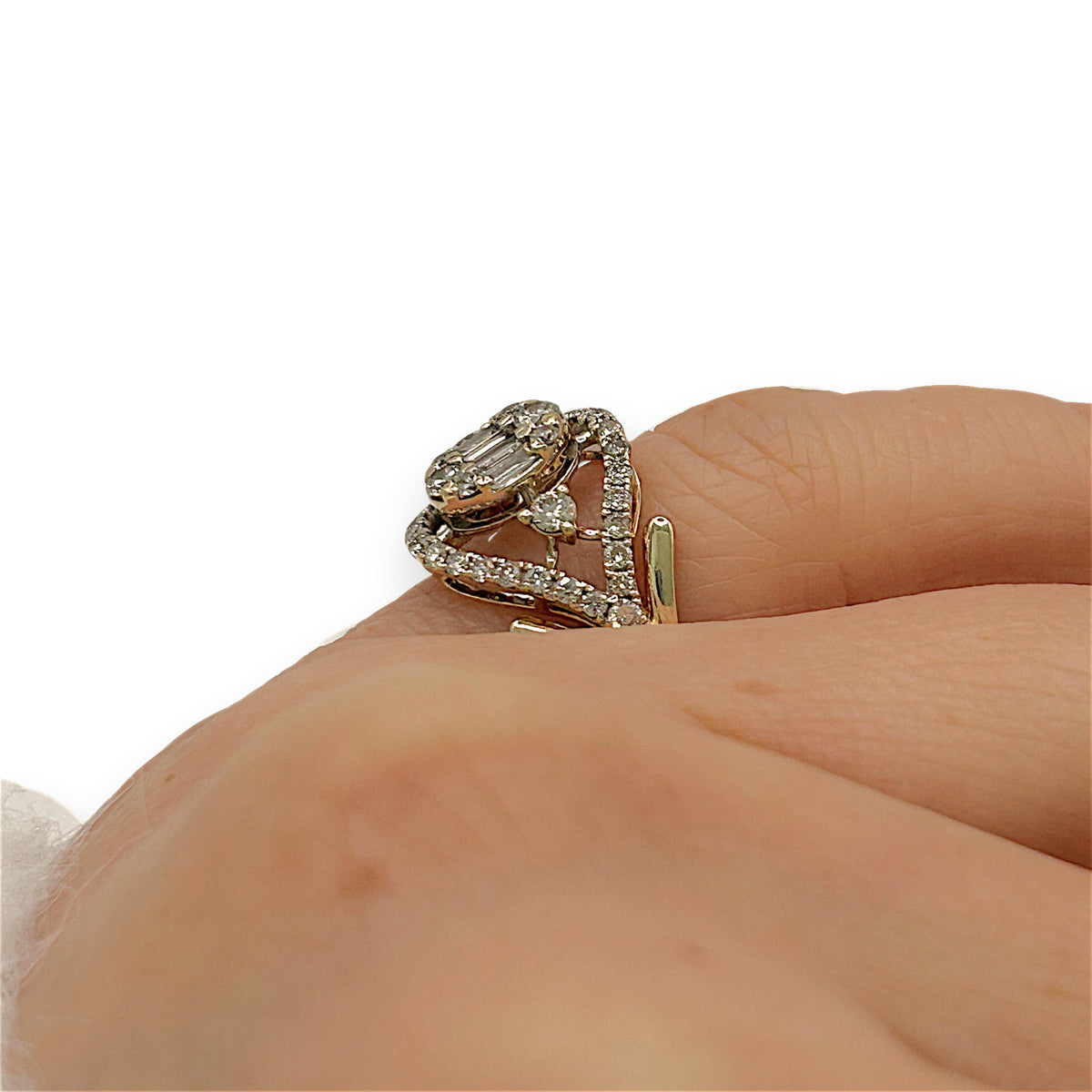 NZGD | 14ct Gold Eye of Aurora Royale Ring Valuation $3,000
