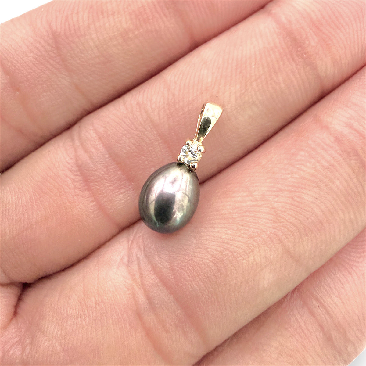 NZGD | 9ct Gold Teardrop Pearl Pendant