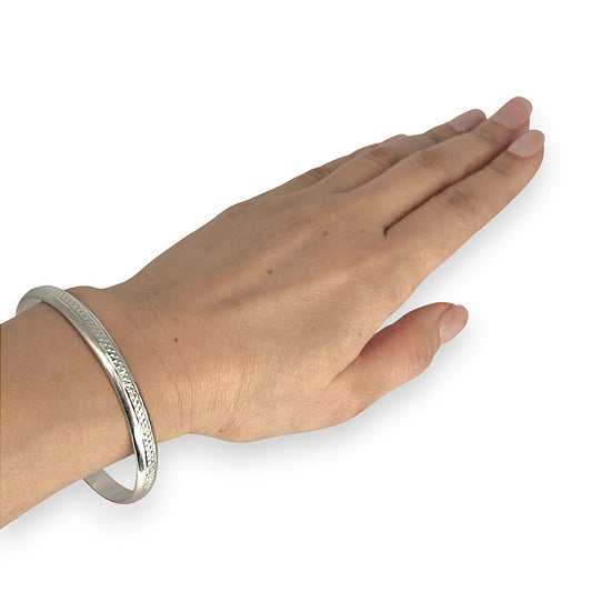 GOLD DEAL | 9ct (9k) White Gold Luna Curve Bangle 65.1mm