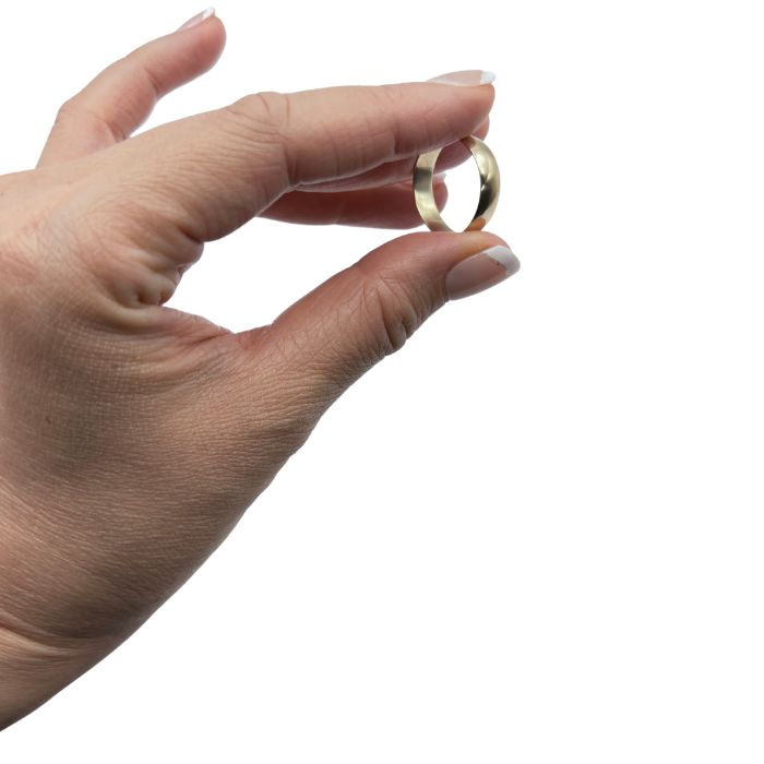 Radiant 9ct Gold Smooth Band