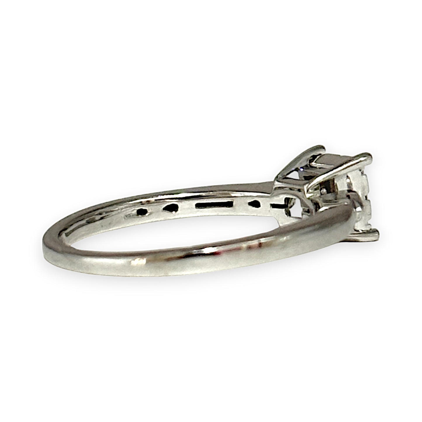 GOLD DEAL | 9ct White Gold Double Bezel Diamond Ring Valuation $950