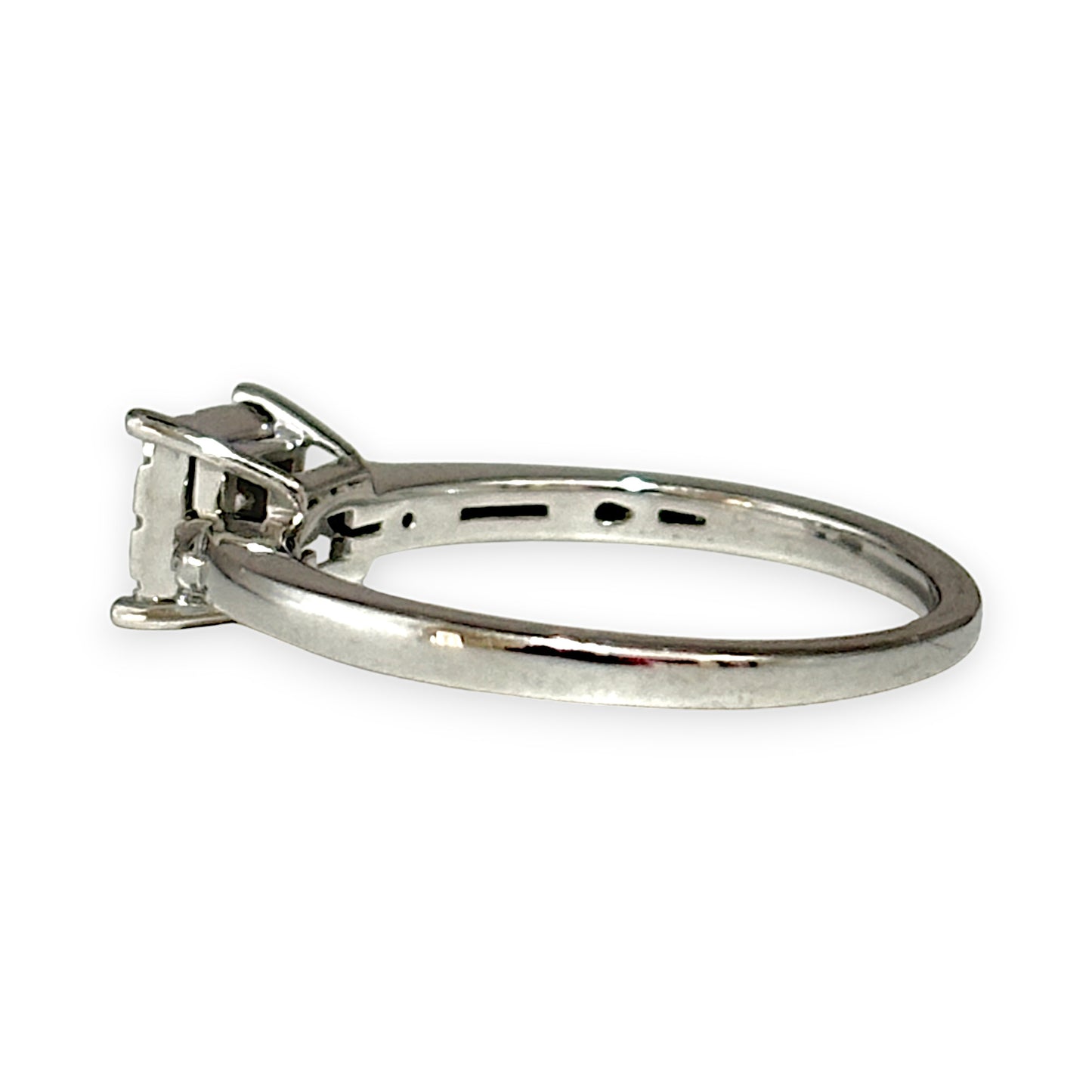 GOLD DEAL | 9ct White Gold Double Bezel Diamond Ring Valuation $950