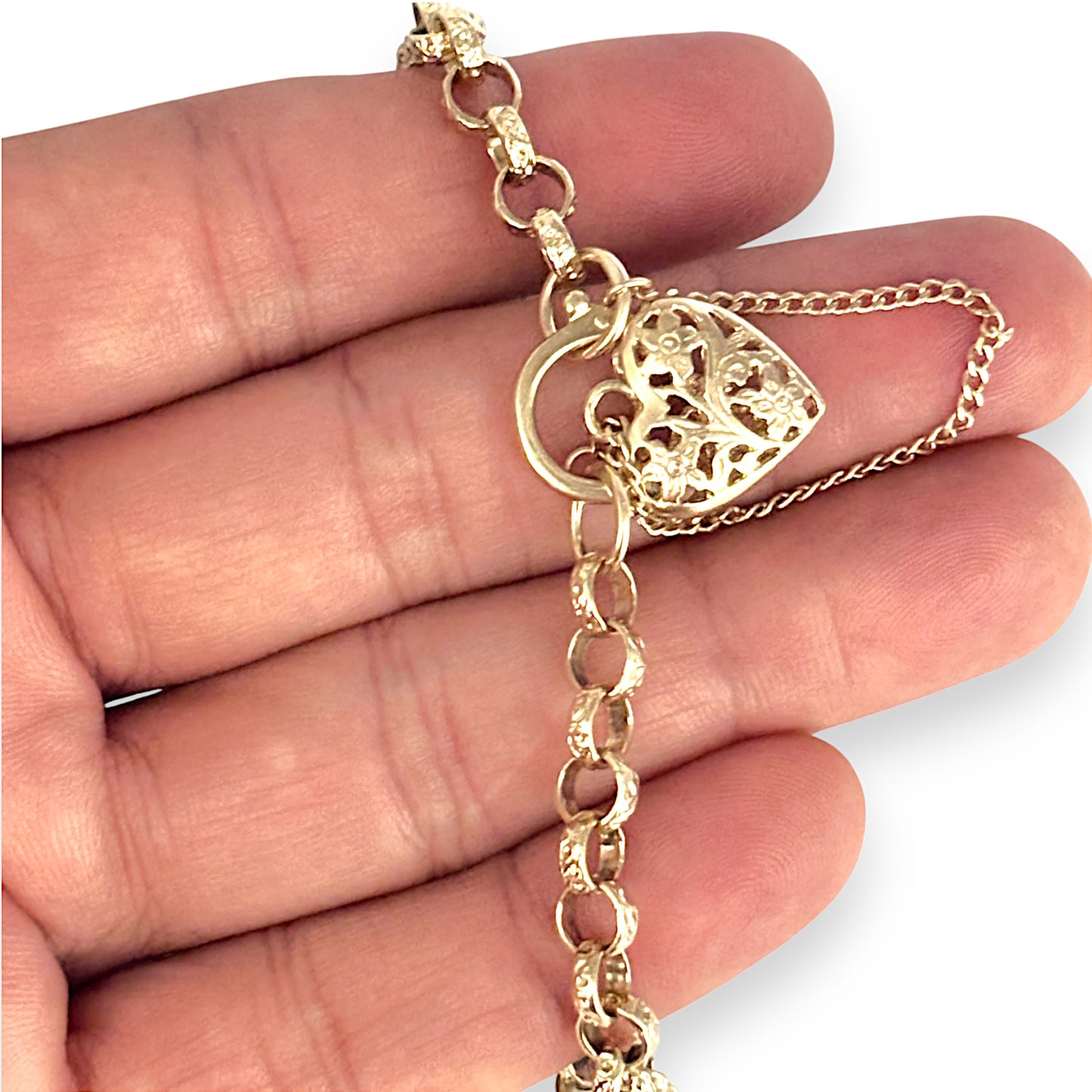 9ct Gold Belcher Bracelet Length 20cm Heart Padlock, Valuation $3,200. R # 729
