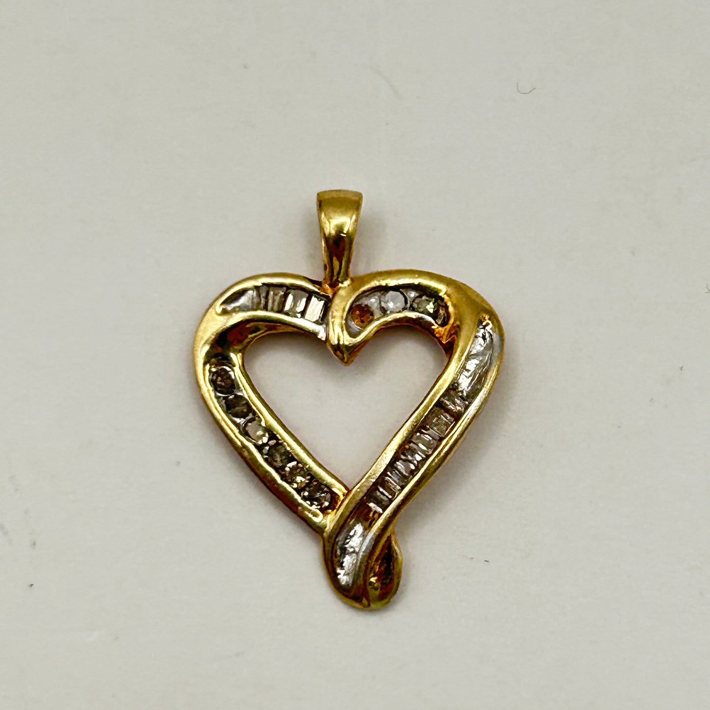 GOLD DEAL | 10kt Gold Dual-Cut Diamond Heart Pendant