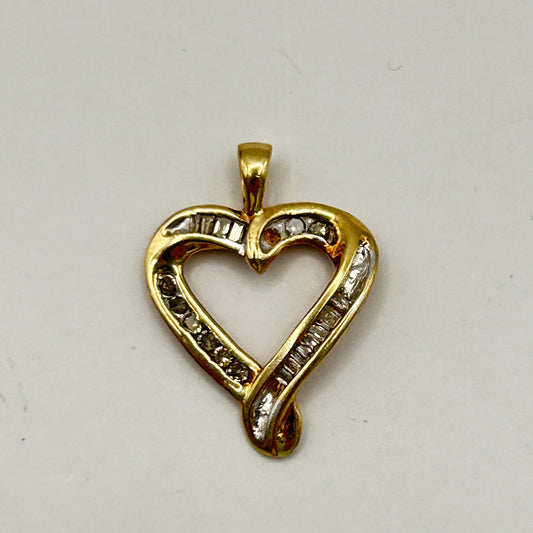 GOLD DEAL | 10kt Gold Dual-Cut Diamond Heart Pendant