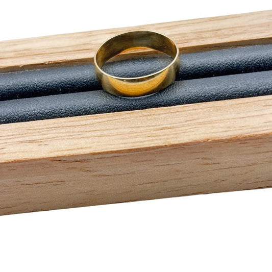 Radiant 9ct Gold Smooth Band