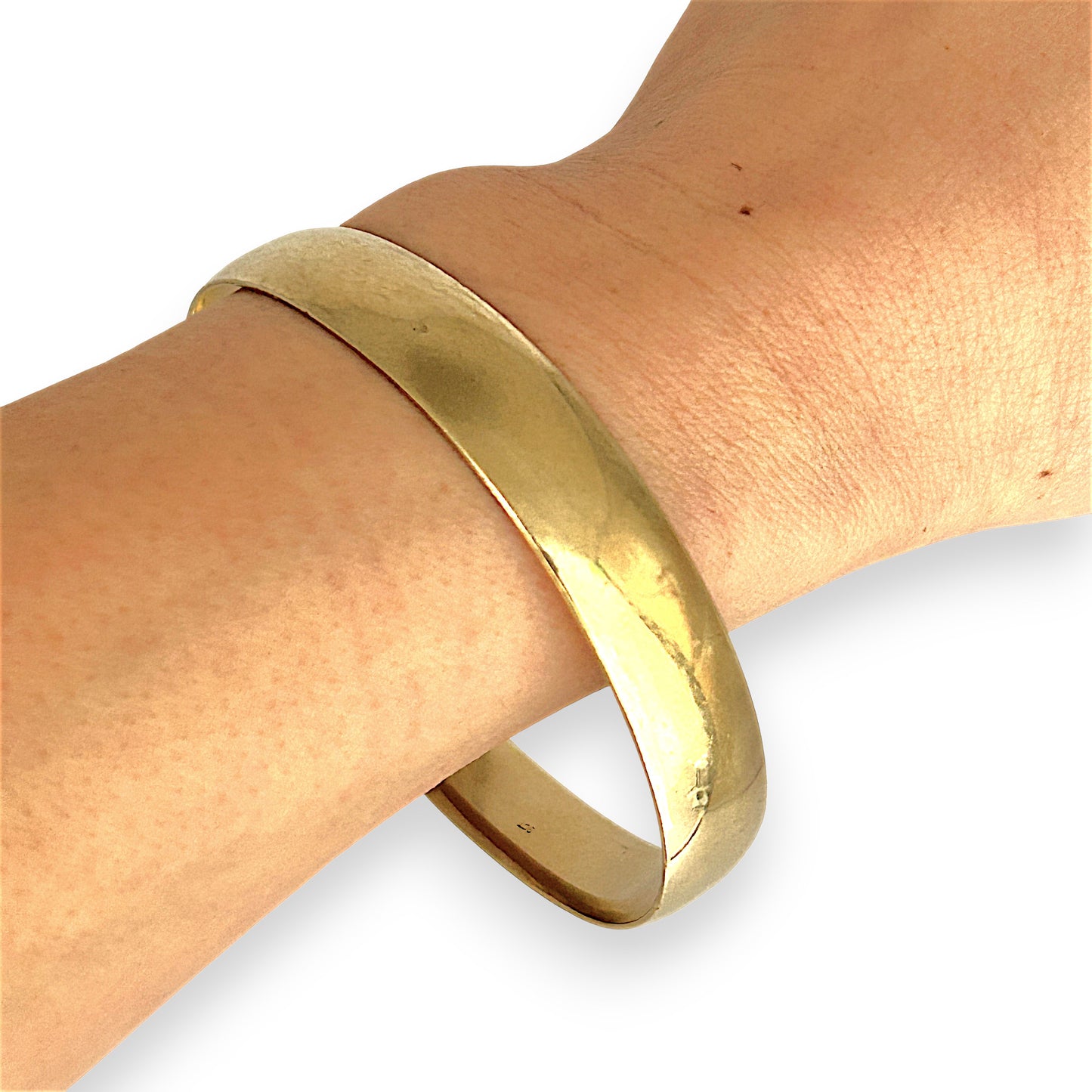GOLD DEAL | 9ct (9K) Gold 68.8mm x 62.6mm  Bold & Classic Oval Bangle