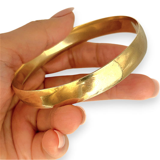 GOLD DEAL | 9ct (9K) Gold 68.8mm x 62.6mm  Bold & Classic Oval Bangle