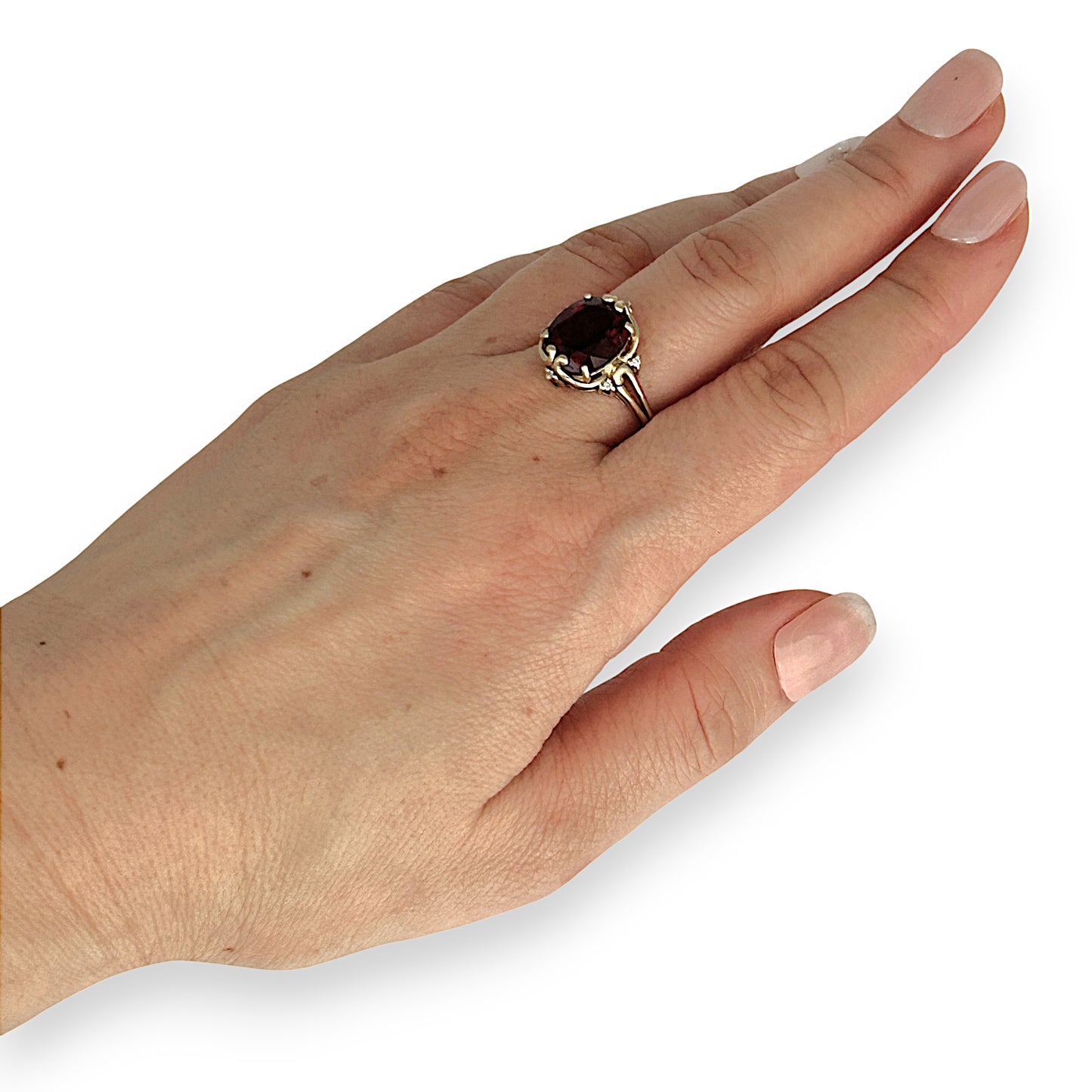 GOLD DEAL | 9K Gold Prominent Ruby Ring