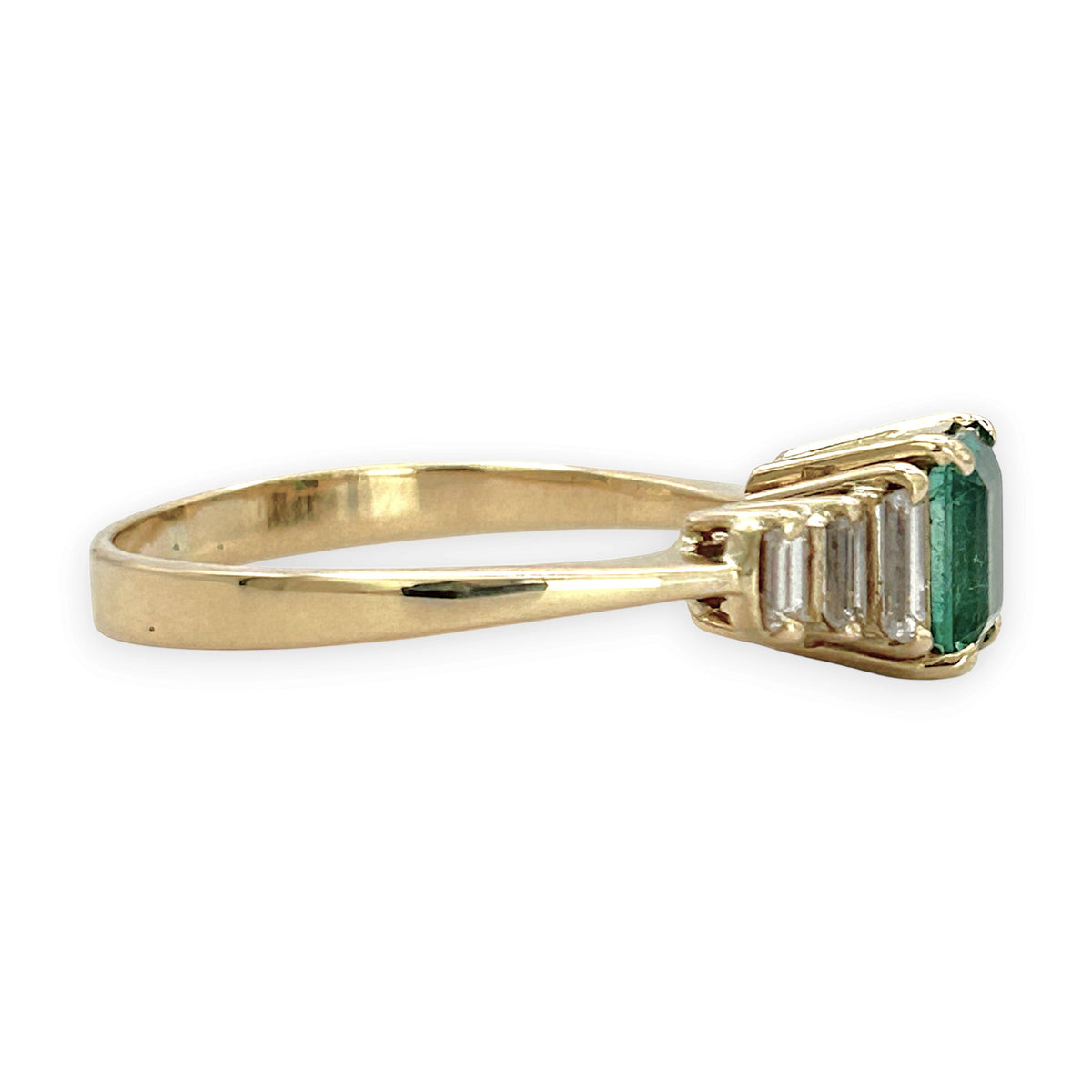 NZGD | 9ct Gold Emerald Majesty Ring Valuation $8,300