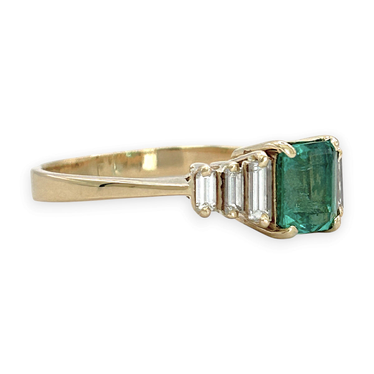 NZGD | 9ct Gold Emerald Majesty Ring Valuation $8,300