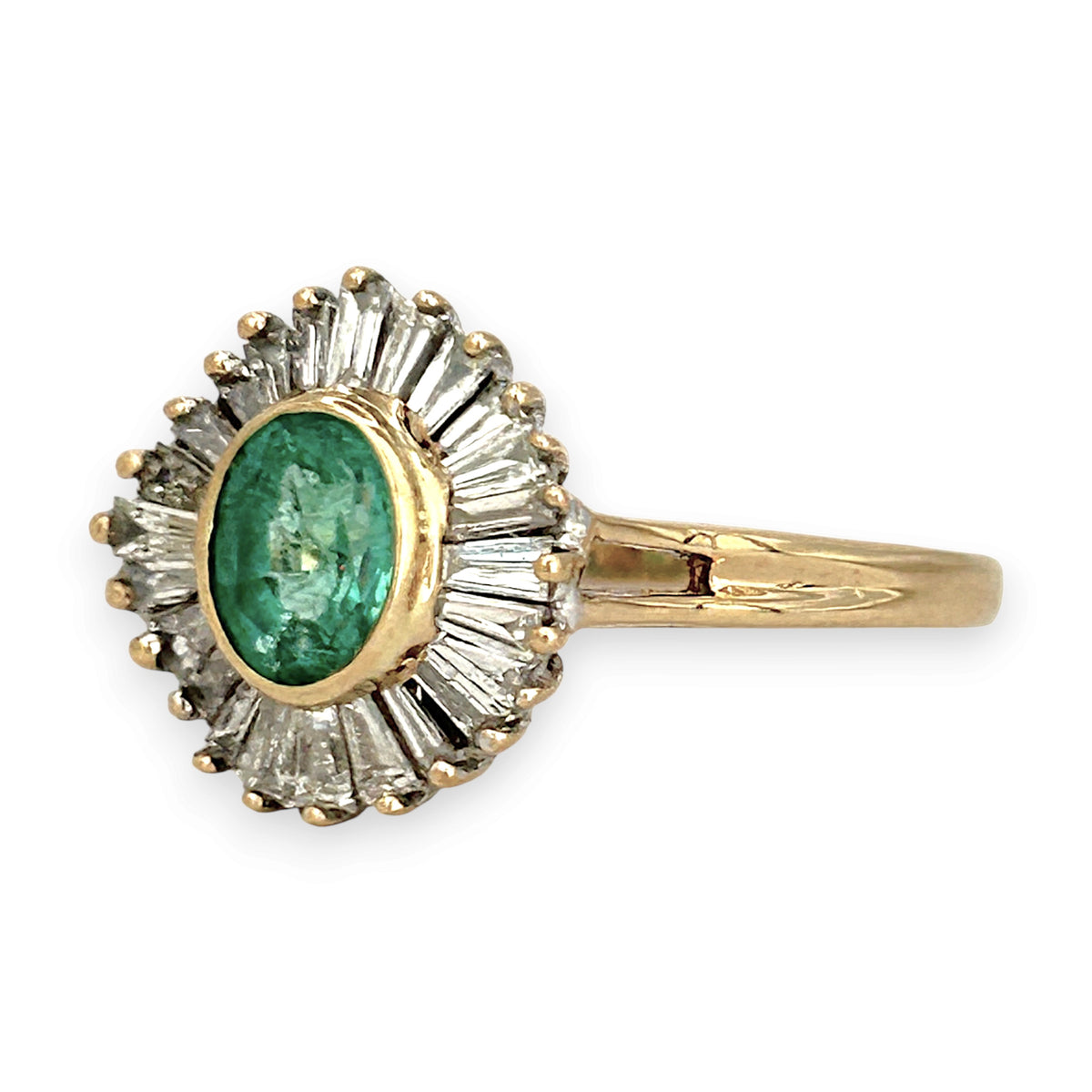 NZGD | 18ct Gold Emerald Sunburst Diamond Ring Valuation $6,800