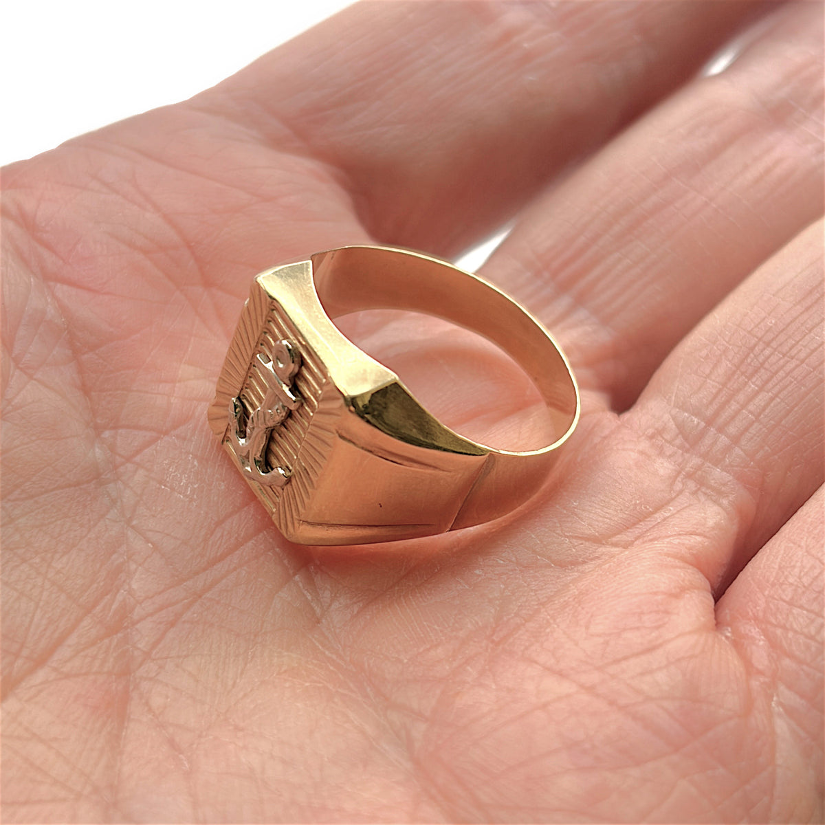 NZGD | 18ct Gold Mariner Crest Signet Ring Size U 1/2
