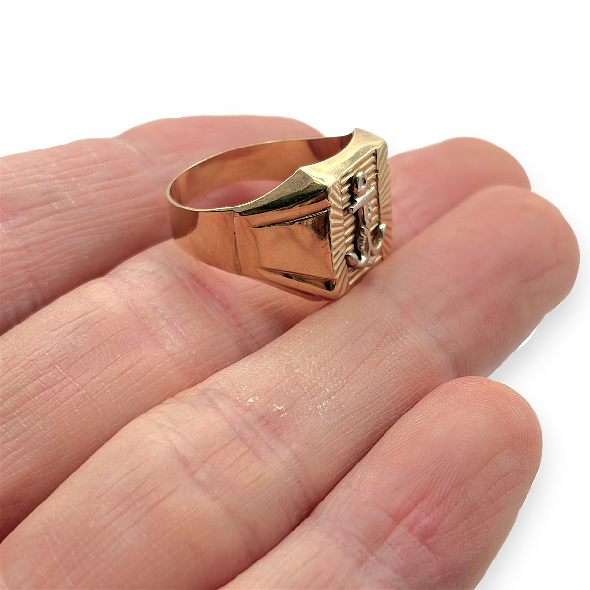 NZGD | 18ct Gold Mariner Crest Signet Ring Size U 1/2
