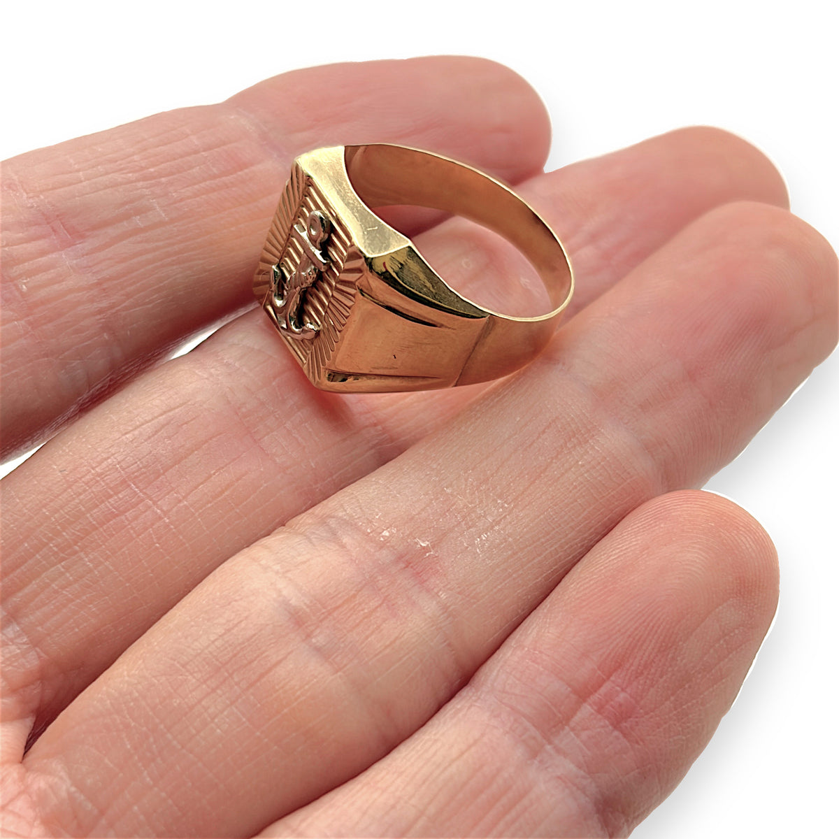 NZGD | 18ct Gold Mariner Crest Signet Ring Size U 1/2