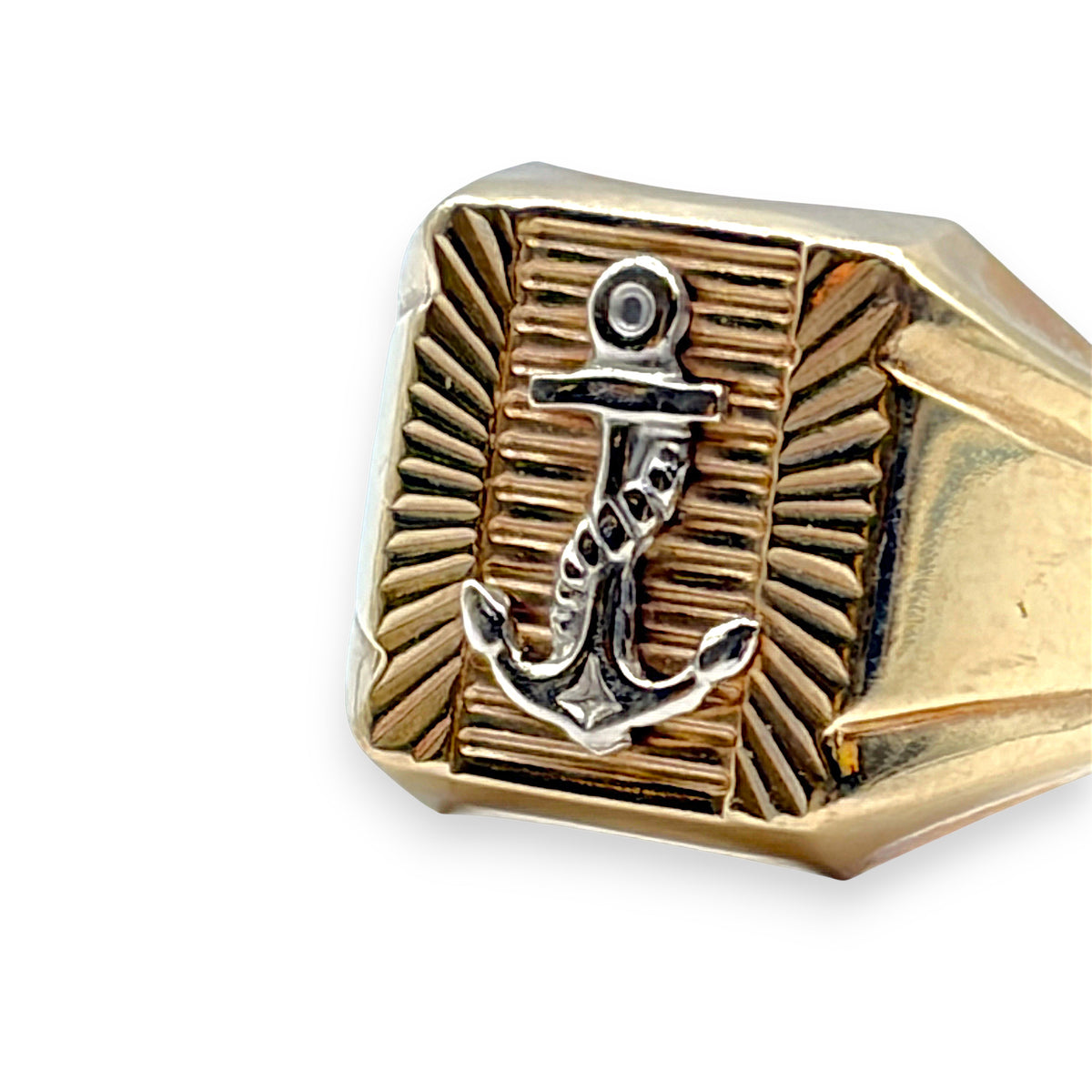 NZGD | 18ct Gold Mariner Crest Signet Ring Size U 1/2